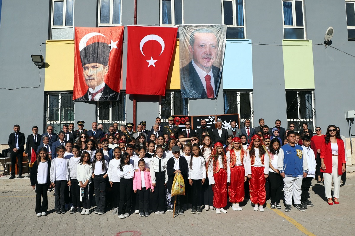 İlçemizde 29 Ekim Cumhuriyet Bayramı Kutlama Programı Düzenlendi